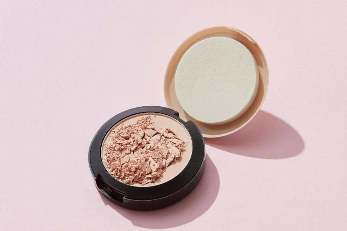 perbedaan compact powder dan loose powder
