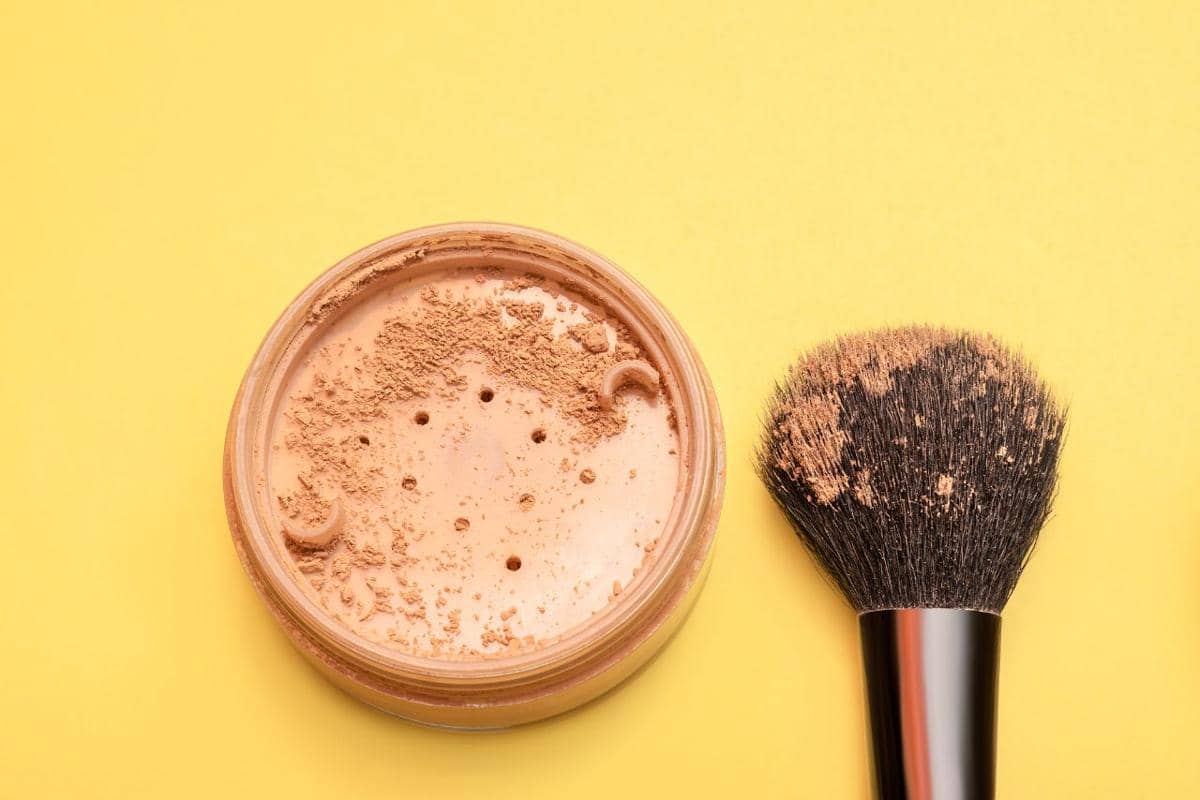 perbedaan compact powder dan loose powder