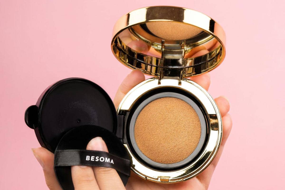 perbedaan compact powder dan loose powder