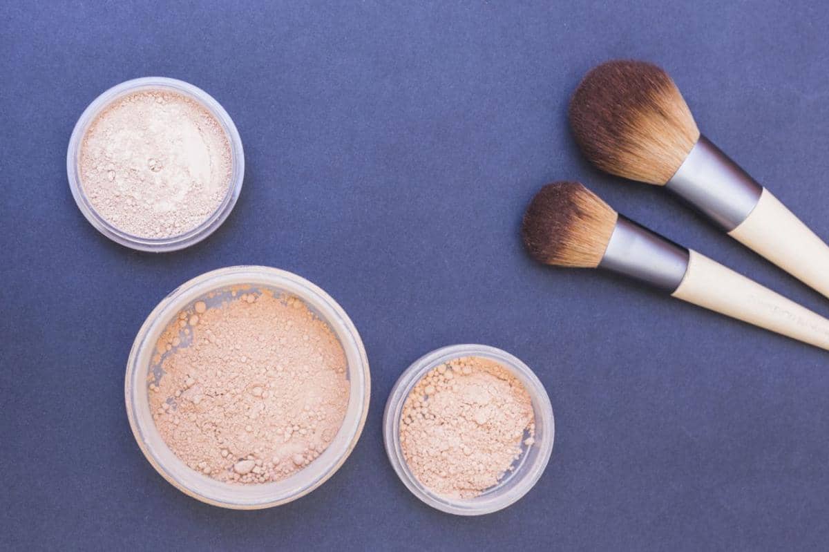 perbedaan compact powder dan loose powder
