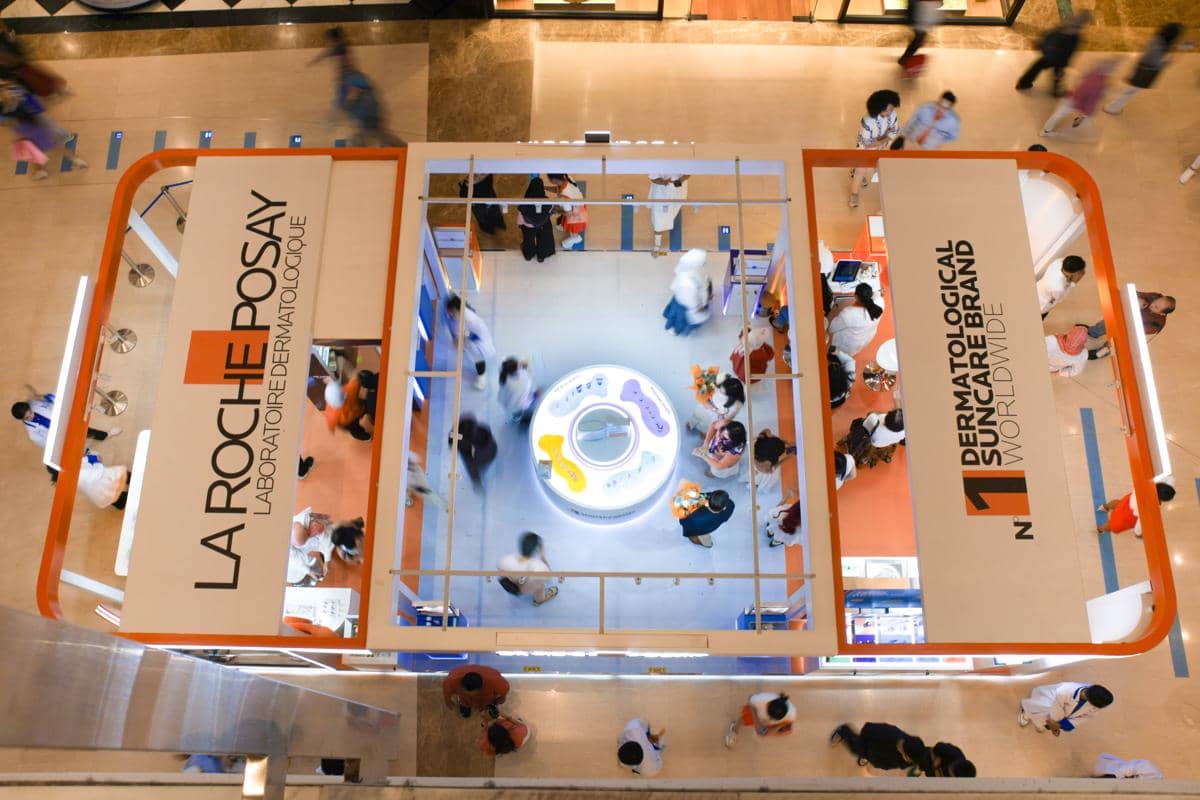 Podium La Roche-Posay di Central Park Mall.JPG