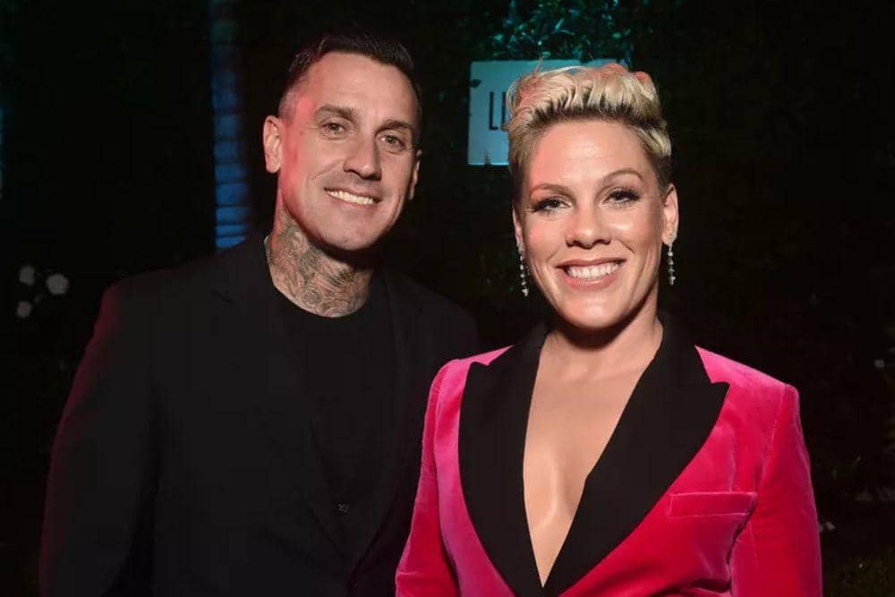 Pink dan Carey Hart