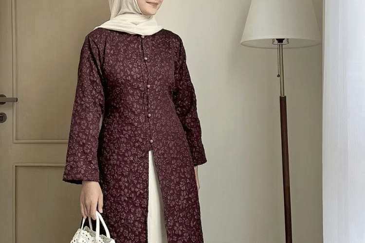 Inspirasi Outfit Bukber Hijab Warna Earth Tone, Mudah Dipadankan!