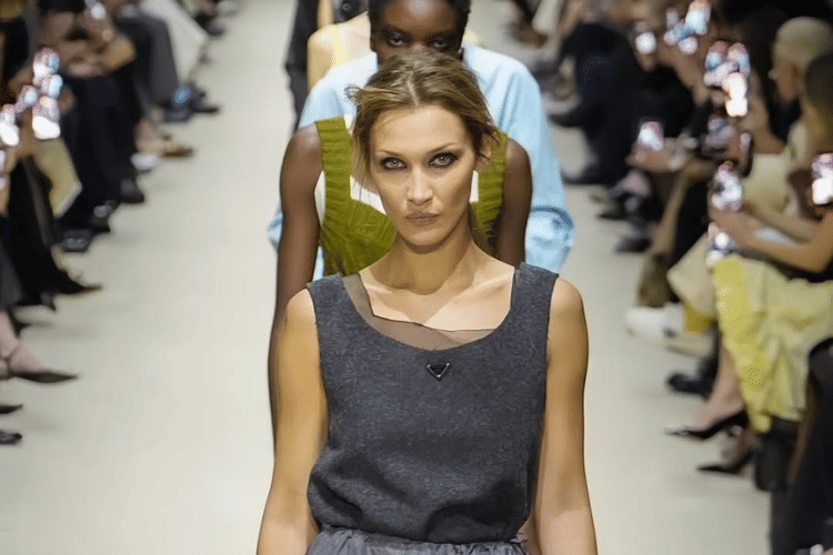 Layering Versi Prada Tampil di Milan Fashion Week Fall/Winter 2026 