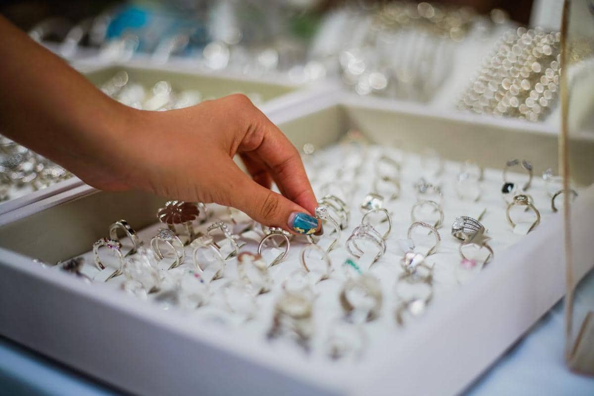 5 Cara Merawat Perhiasan Palladium agar Awet dan Tetap Berkilau