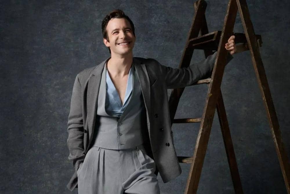 🇲🇽 Just an elegant weekend for Luke Thompson in Vogue Mexico 🇲🇽 👩🏼_🎨🎨💄💋💈💇🏻_♂️✂️Gro.jpg