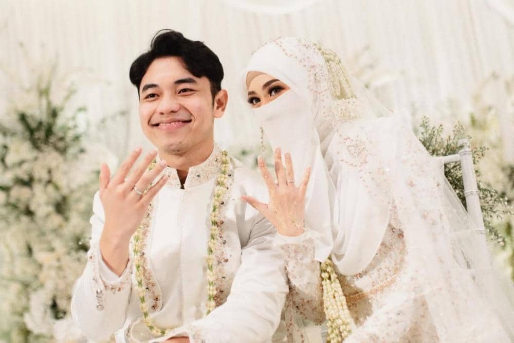 we did it. @tinandrose ❤️WO & WP - @malinowedding Photograph & Videographer- @alurafotografi Dek.jpg