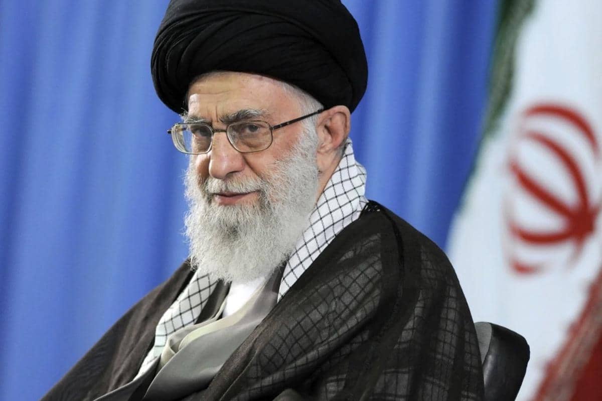 Siapa Ayatollah Ali Khamenei? Pemimpin Iran yang Disegani Dunia
