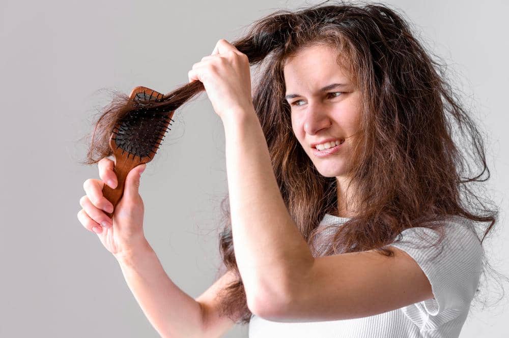 5 Penyebab Rambut Kusut, dari Rambut Kering hingga Tekstur Rambut