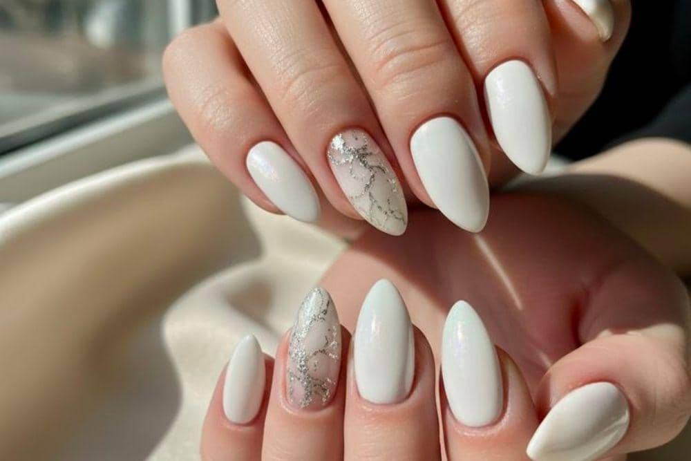 inspirasi nail art nuansa putih