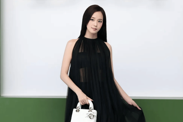 Penampilan Menarik Para Seleb Datang ke Dior Autumn/Winter 2026