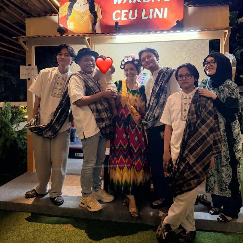 Mahalini dan keluarga