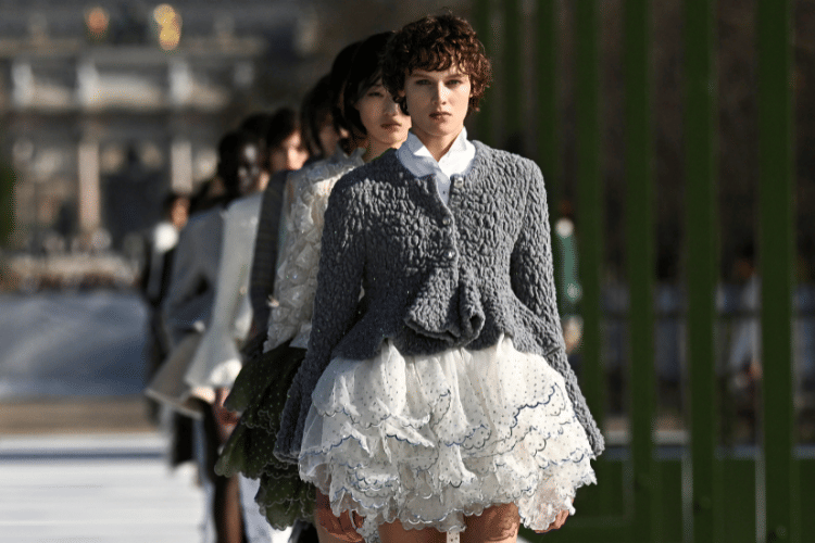 Taman Bunga dan Parisian Style ala Dior di Paris Fashion Week AW26