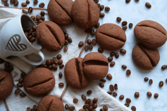 Resep Coffee Bean Cookies, Kue Berbentuk Biji Kopi yang Renyah & Lumer di Mulut