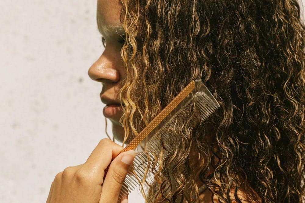 Apakah Minyak Kelapa Bisa Menumbuhkan Rambut? Ini Penjelasannya!