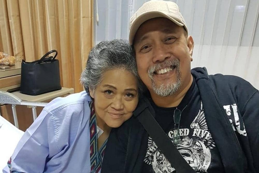 istri-indro-warkop-bercita-cita-dimakamkan-satu-liang-lahat-dengan-suami-RZp2zX1x6S.jpg
