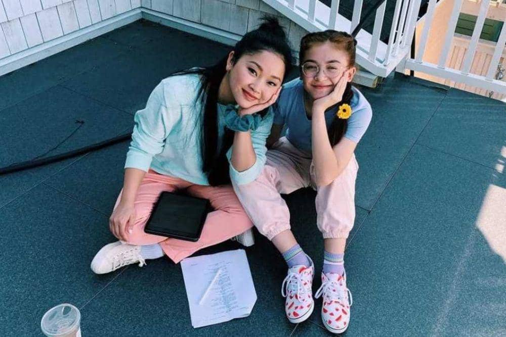 10 Potret Kedekatan Lana Condor & Anna Cathcart, Reuni di 'XO, Kitty'