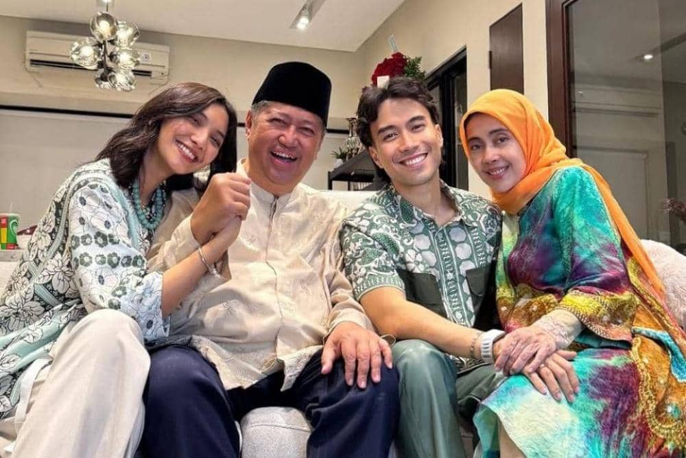 10 Potret Kenangan Vidi Aldiano dan Keluarga, Penuh Kehangatan!