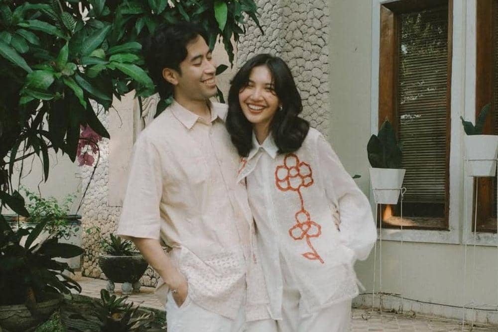 6 Pelajaran Cinta dari Vidi Aldiano dan Sheila Dara, Setia Saat Suka Duka