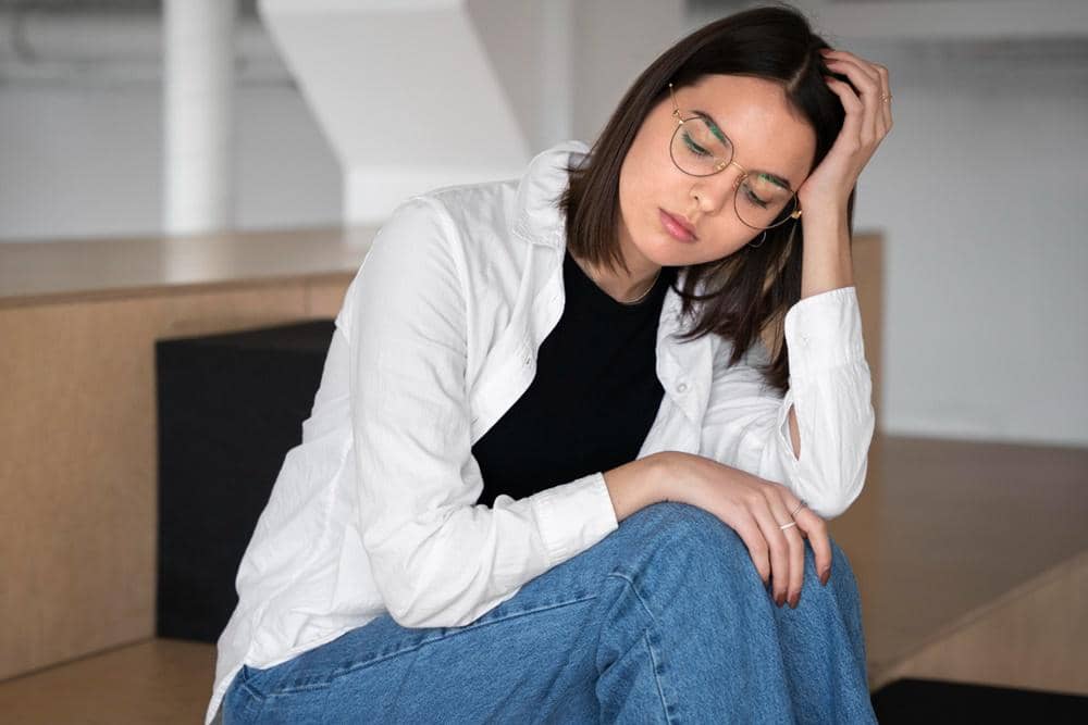 5 Shio yang Suka Memendam Masalah, Nggak Mau Terlihat Lemah