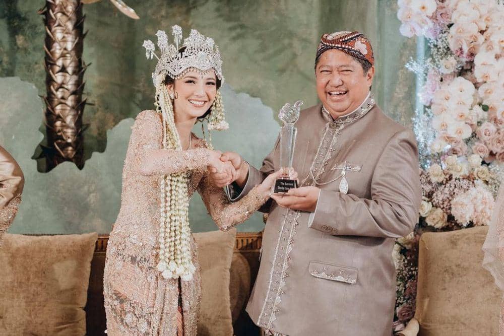 Sheila Dara dan Mertuanya