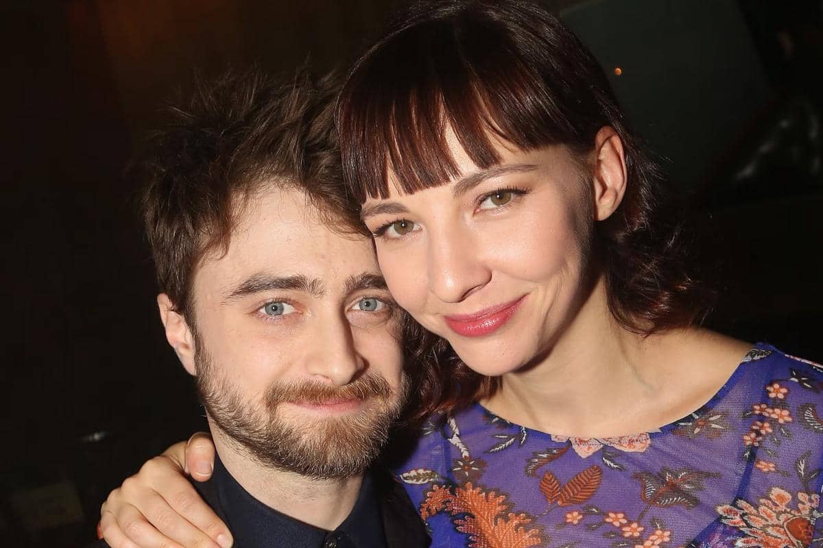 daniel-radcliffe-and-girlfriend-erin-darke-pose-at-the-news-photo-1588184932.jpg