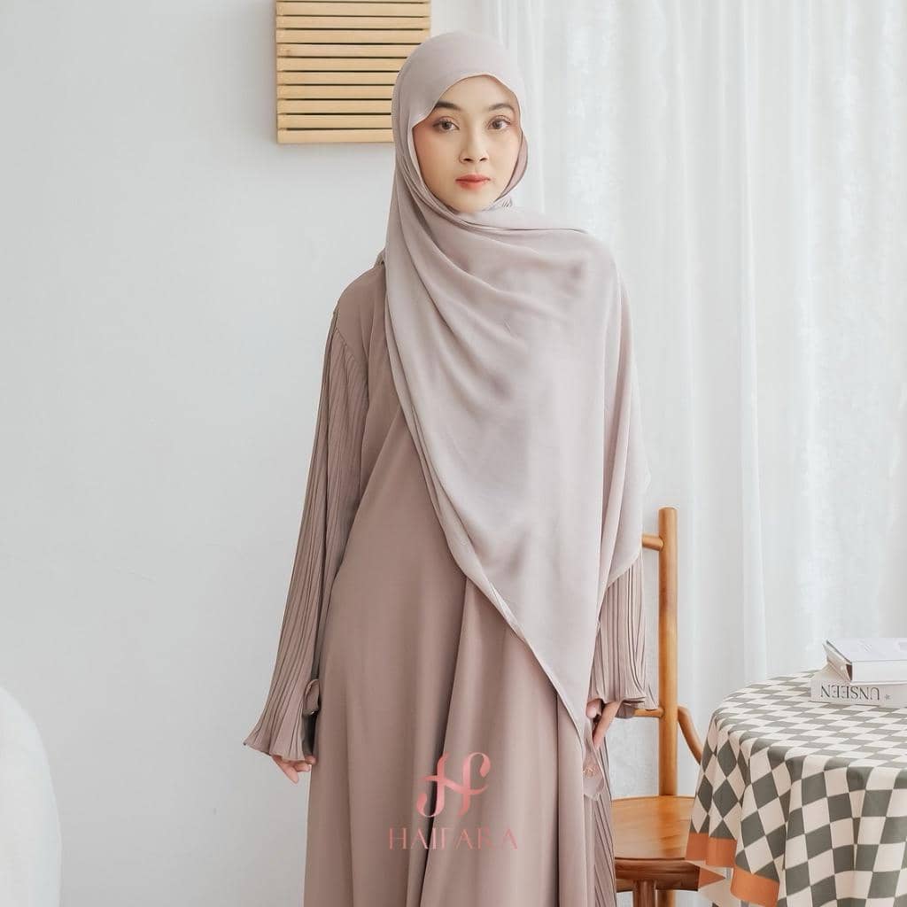 outfit Lebaran 2026 dengan pashmina viscose