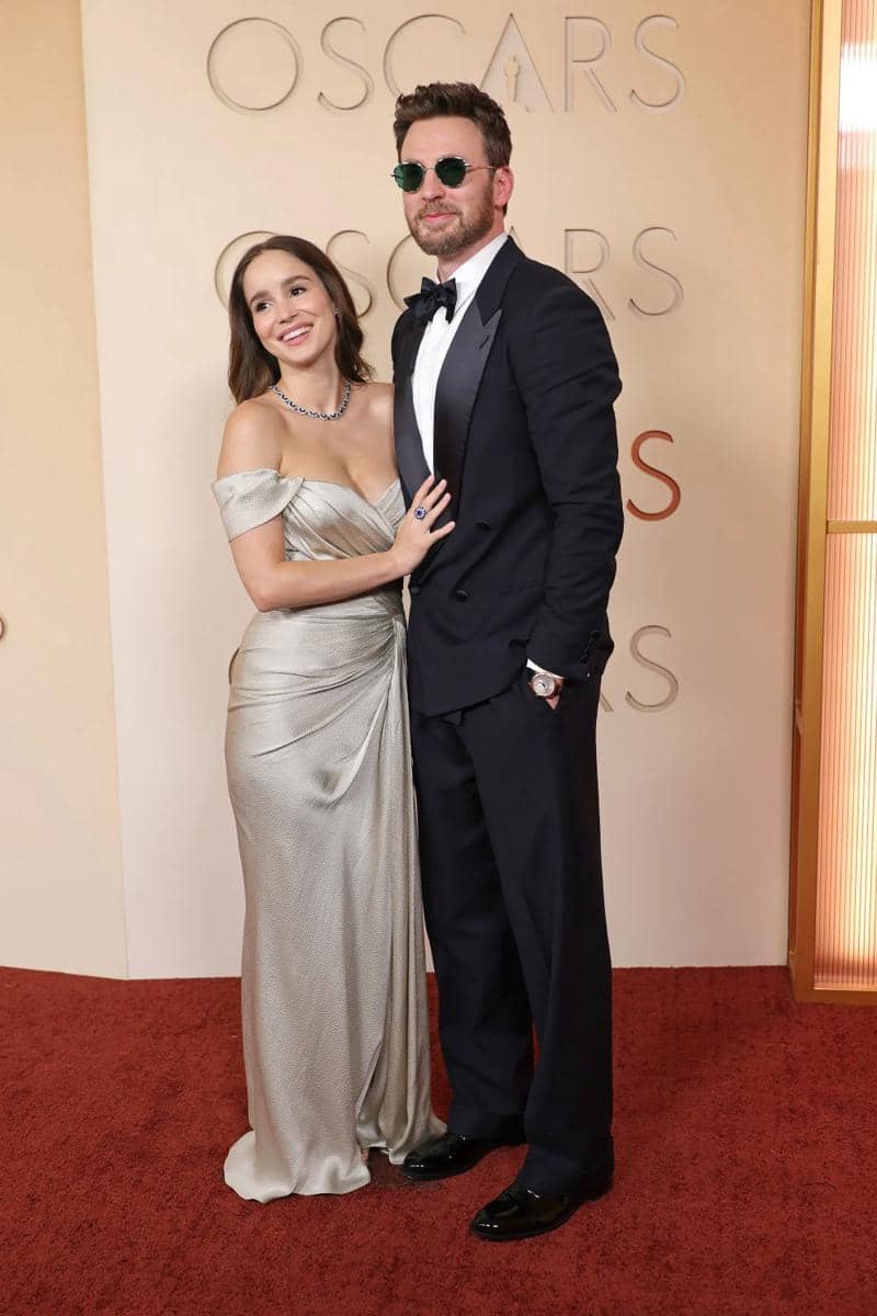 Alba Baptista dan Chris Evans