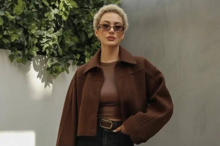 Atasan Coklat Cocok dengan Bawahan Warna Apa? Ini 7 Kombinasinya