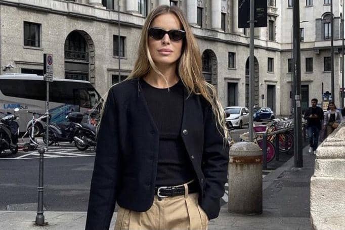 Atasan Hitam Cocok dengan Bawahan Warna Apa? Ini Kombinasi Anti Boring