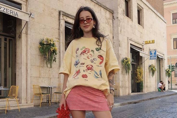 9 Warna Bawahan yang Cocok untuk Atasan Kuning, Stylish Tanpa Ribet