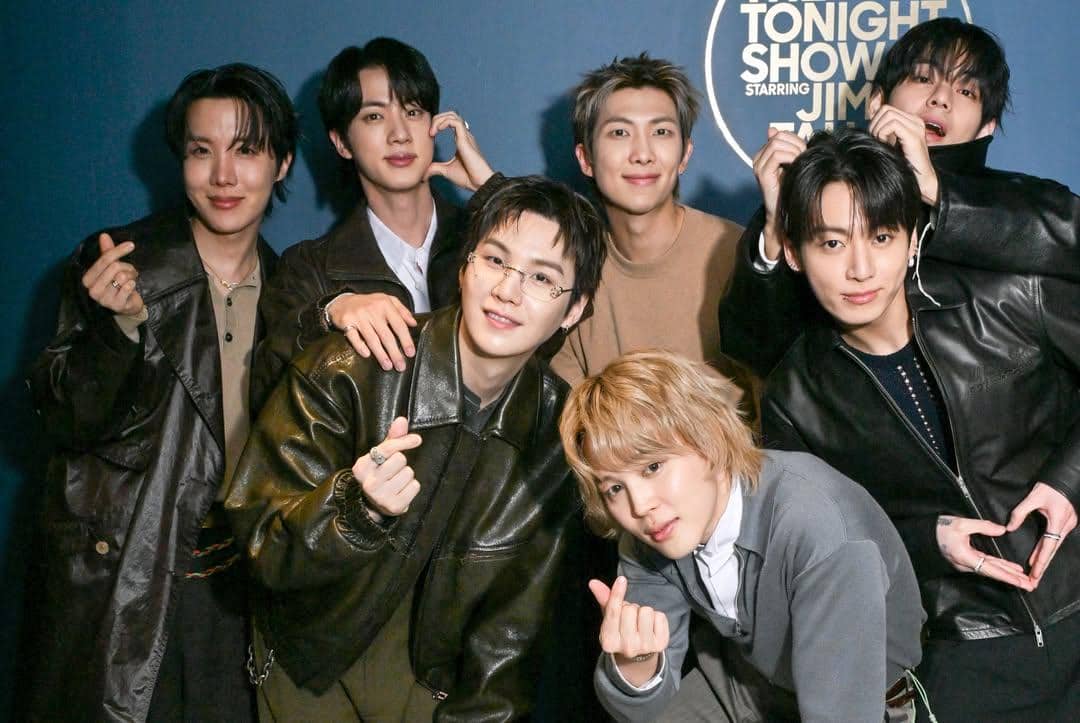 BTS dan Jimmy Fallon Reuni, Seth Herzog Minta Maaf atas Komentar Rasis
