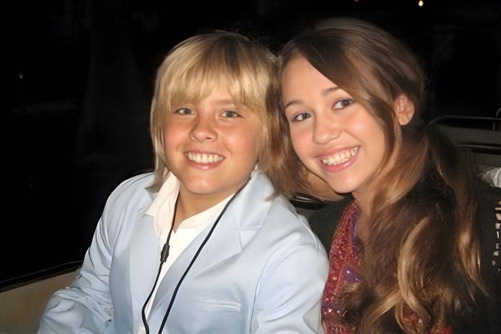 Miley Cyrus dan Dylan Sprouse