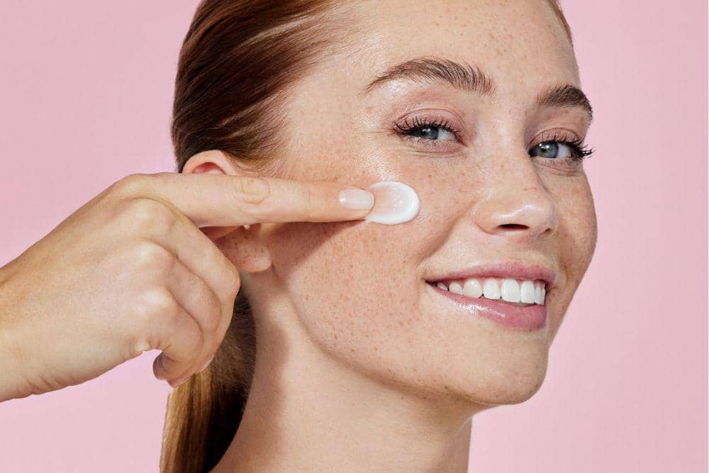 5 Cara Eksfoliasi untuk Kulit Sensitif, Nggak Boleh Asal! 