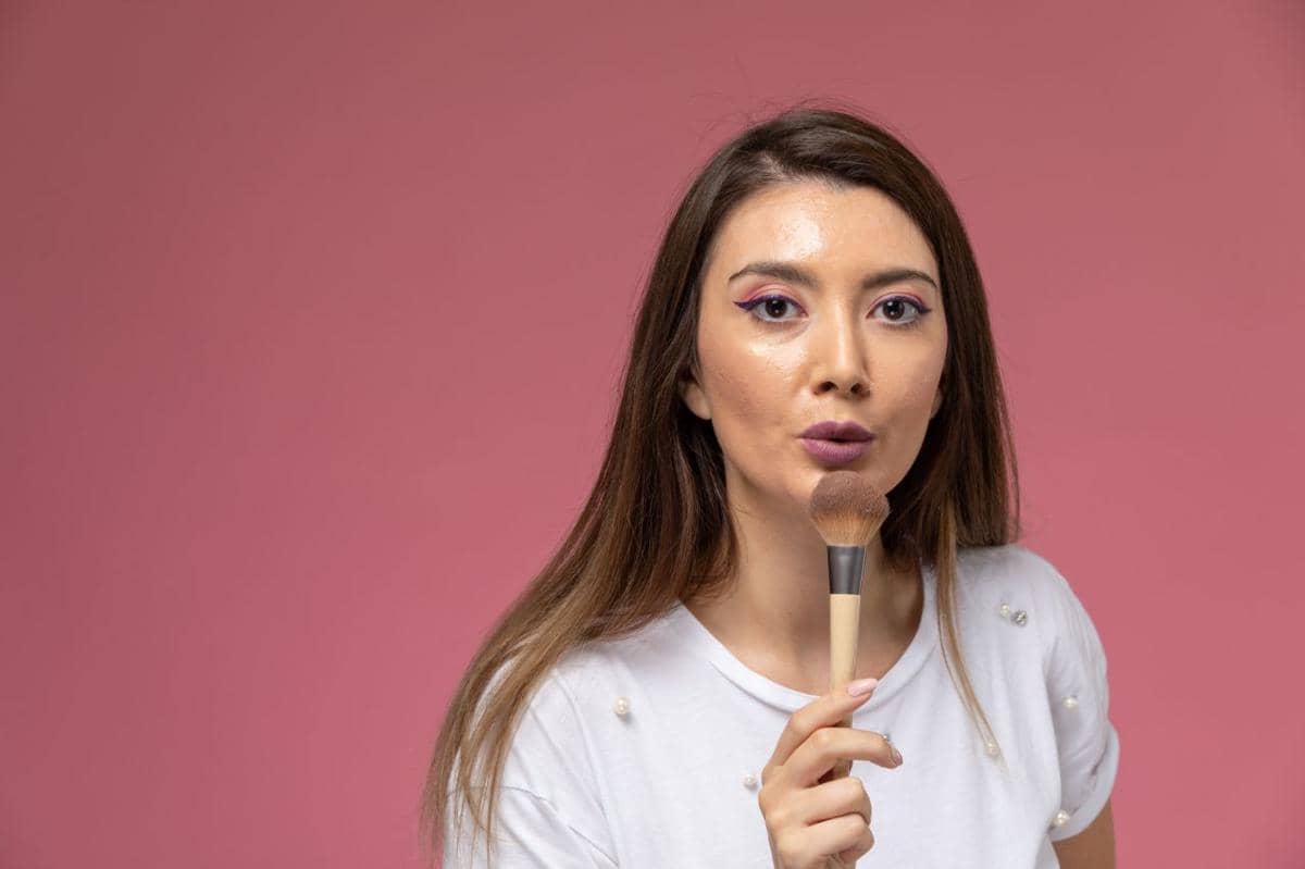 7 Rekomendasi Foundation untuk Kulit Sensitif, 