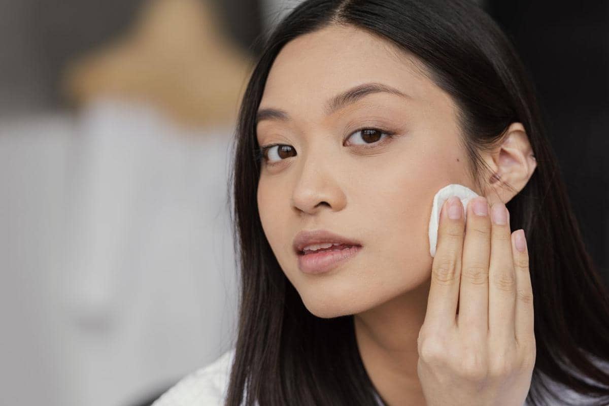 7 Rekomendasi Cleansing Oil untuk Komedo dan Pori-Pori Besar