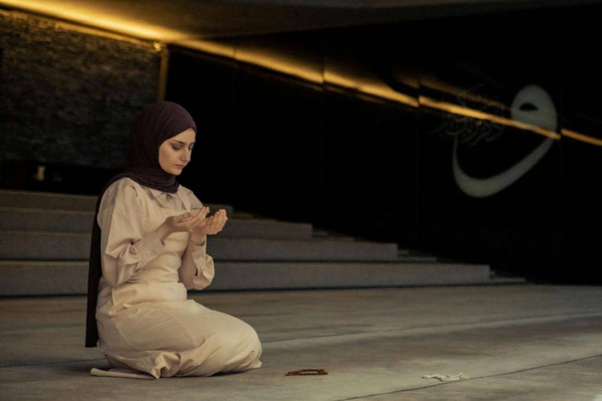 Apakah Boleh Mendoakan Orang Meninggal Setiap Hari dalam Islam?