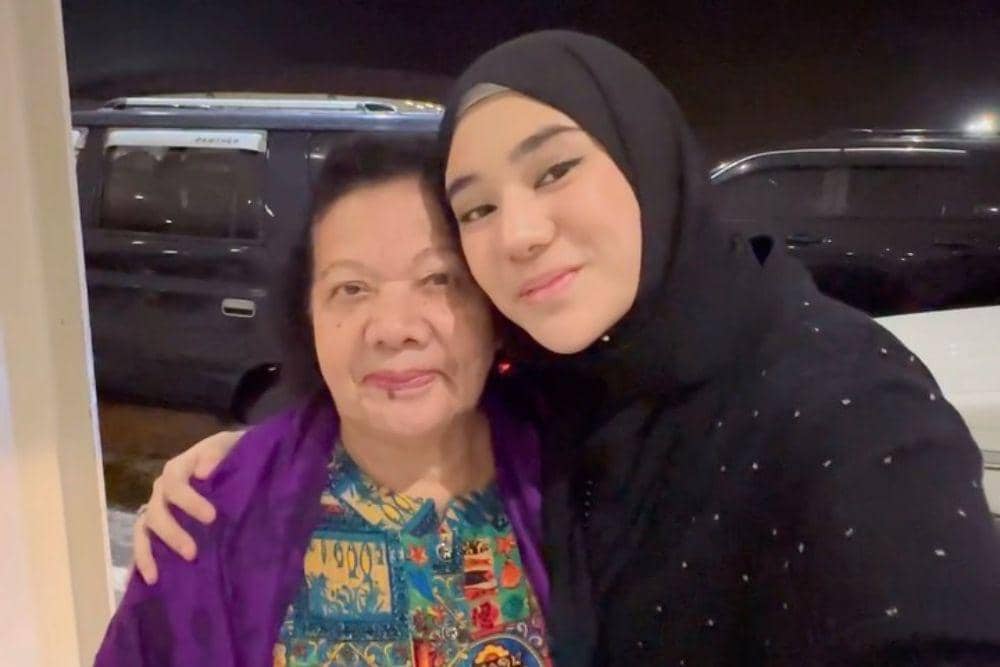 Clara Shinta dan ibunya