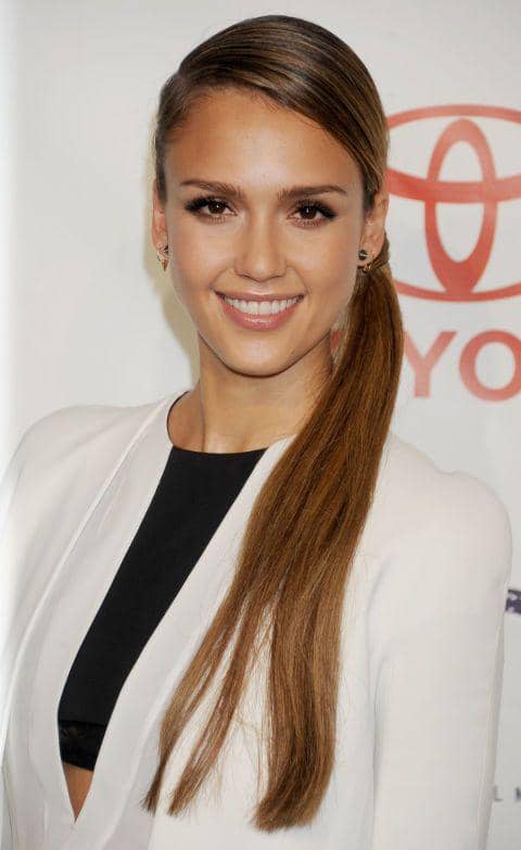 variasi side ponytail