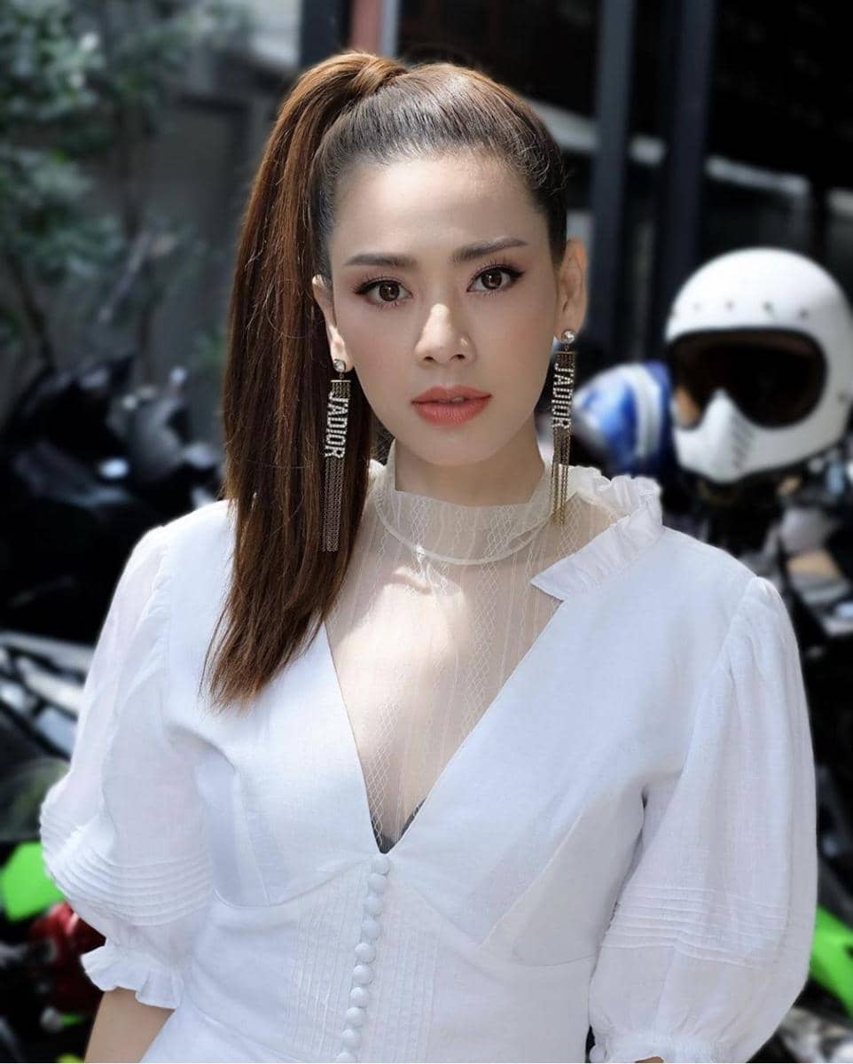 variasi side ponytail