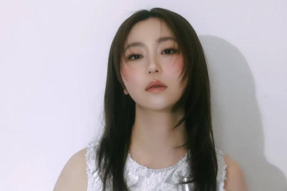 모든 분들의 정성으로 찍은 화보가 나왔어요💖@hong_doyeun@stylist_didii @parkchangdae @yoonsi.makeup @oemzeu.jpg