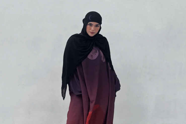 Deretan Tampilan Hijab a la Sivia Azizah, Stylish dan Kece!