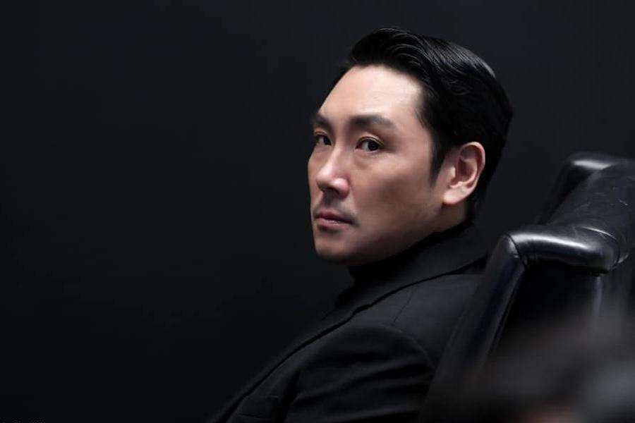 Empat Bulan Usai Pensiun Mendadak, Cho Jin Woong Dikabarkan Terlihat di Malaysia