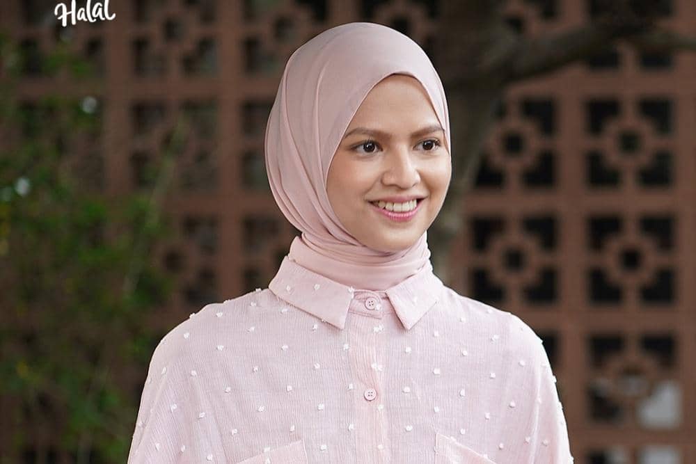 Kalo penjualnya secakep ini, sehari sekali beli lah yaaa 🤭Tungguin kisahnya di series Viu Origi.jpg