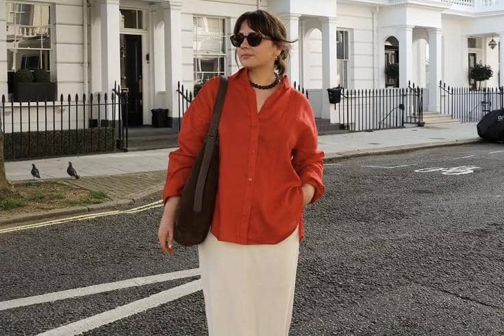 Atasan Merah Cocok dengan Bawahan Warna Apa? Ini Tips Anti Gagal