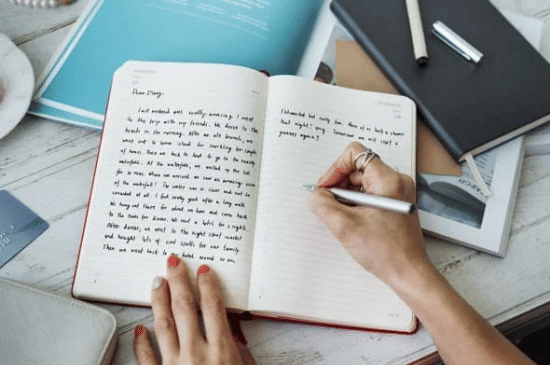 7 Tips Journaling untuk Pemula agar Lebih Tenang dan Konsisten Menulis