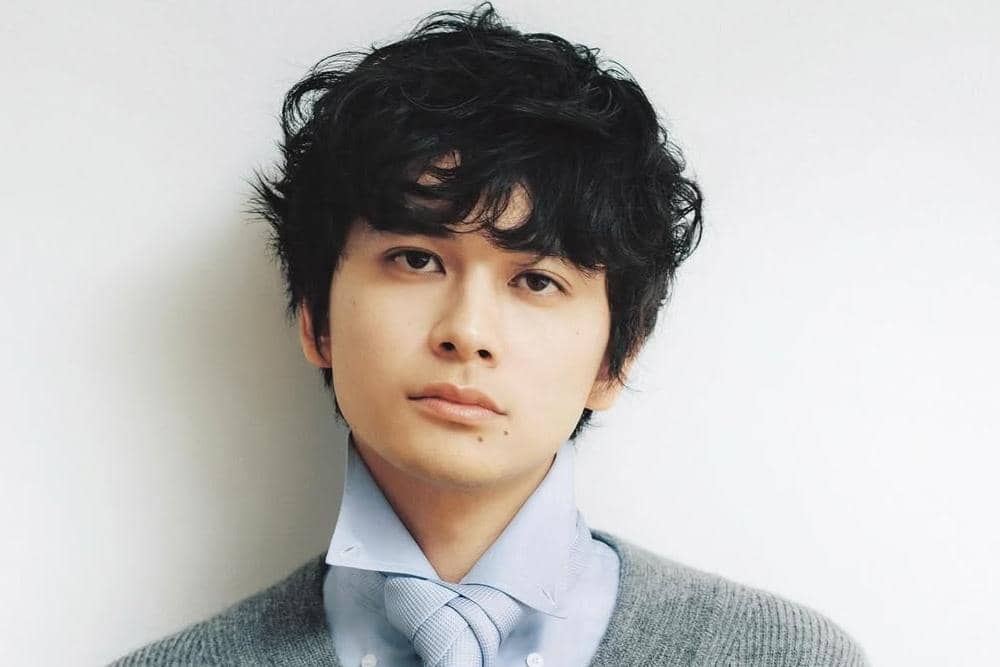 6 Fakta Keluarga Aktor Jepang Takumi Kitamura, Hangat Banget!
