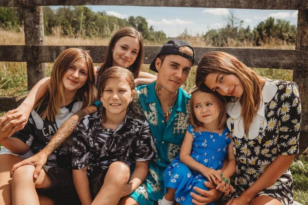 Justin Bieber dan Adik Sambungnya