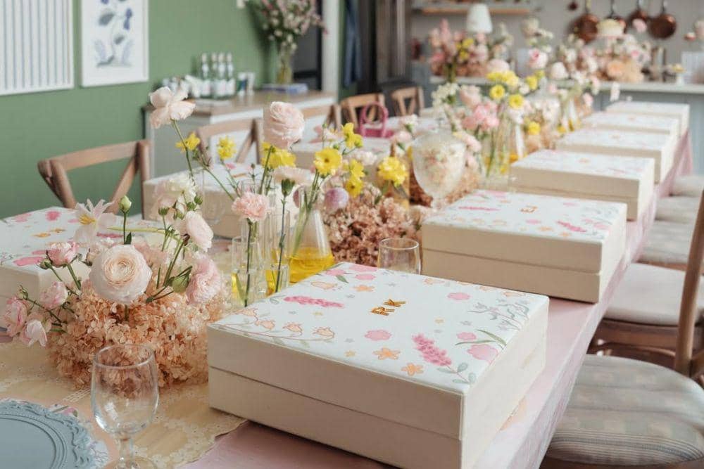 Souvenir Bridesmaids Syifa Hadju beruba Perhiasan