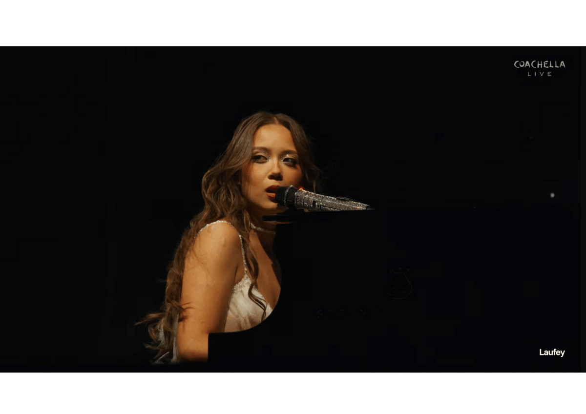 penampilan Laufey di coachella 2026